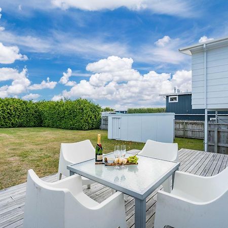 Soak Up The Sun Villa Taupo Exterior photo